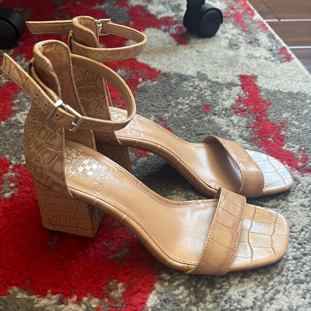 Vince Camuto Camel Leather Heels- Great Condition